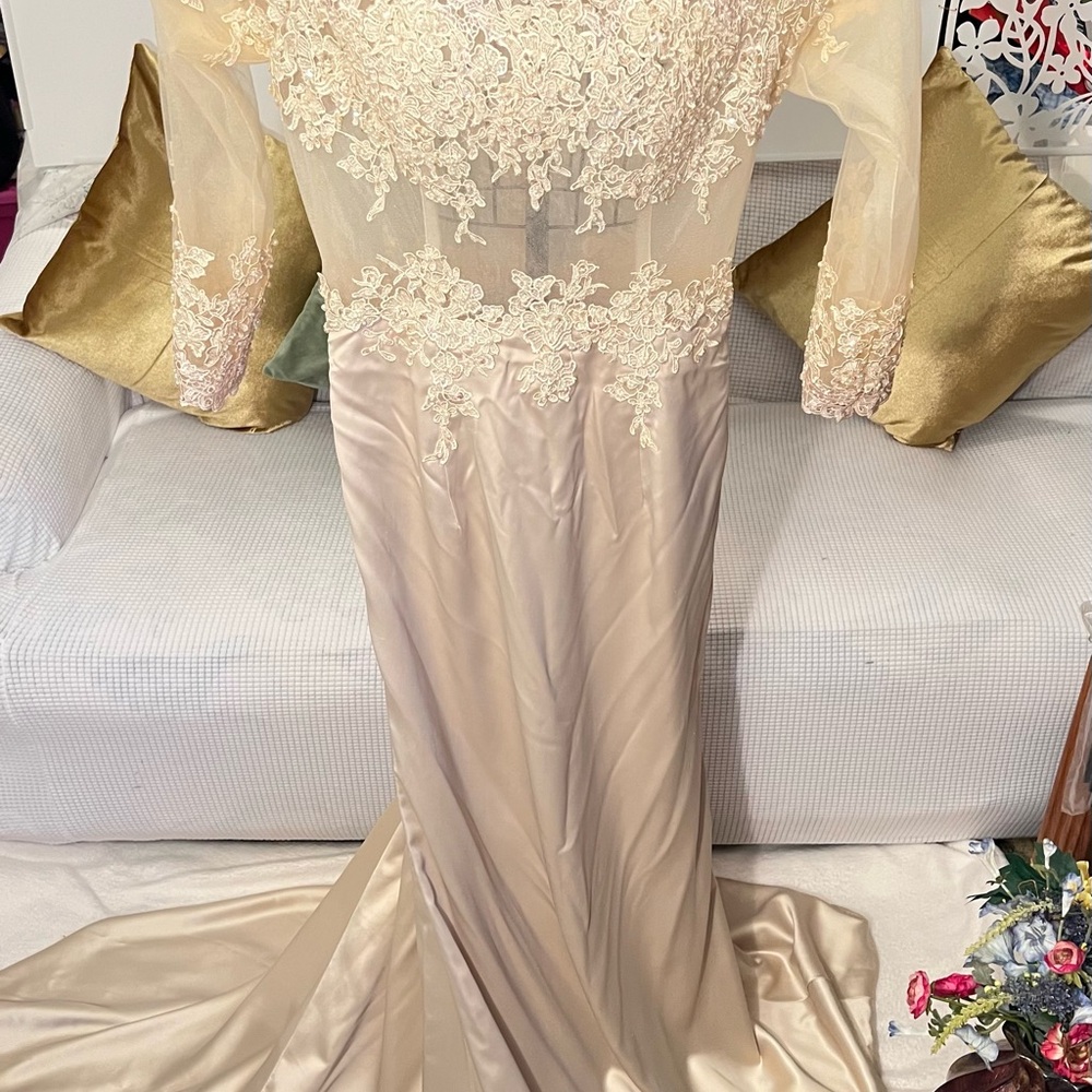Elegant Cream Lace Evening Gown